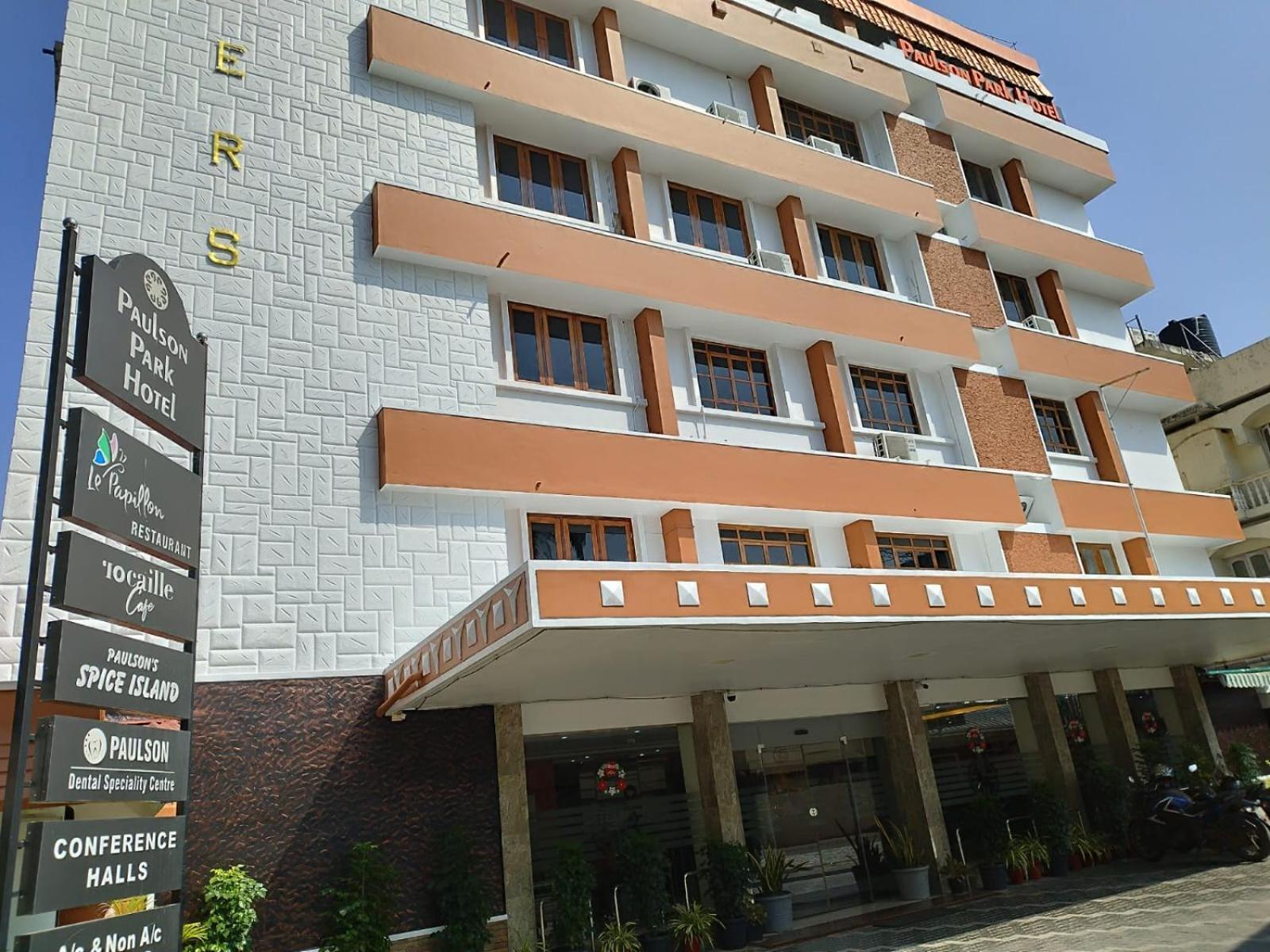 Paulson Park Hotel Kochi Eksteriør bilde